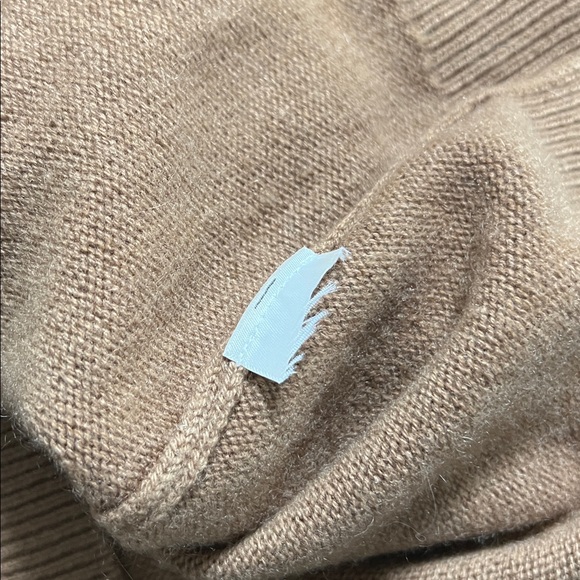 Aritzia Essential Cashmere Relaxed Crew Sweater Sz S - Picture 16 of 16